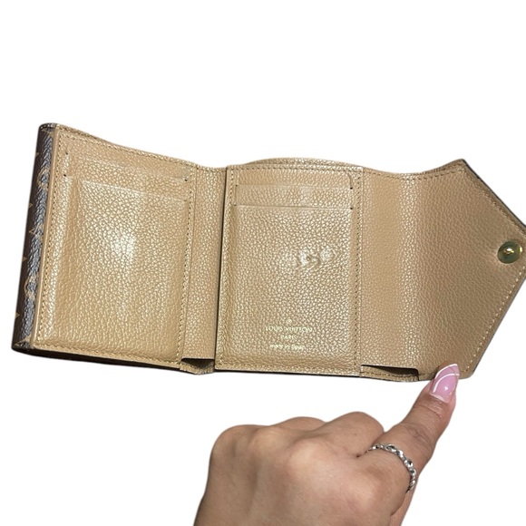 RARE Authentic LV Beige Calf Leather & Monogram Canvas Double V Flap Wallet - Picture 3 of 12